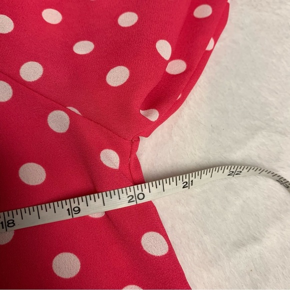 Everly pink polka dot top size large single button at the neckline - Picture 6 of 9